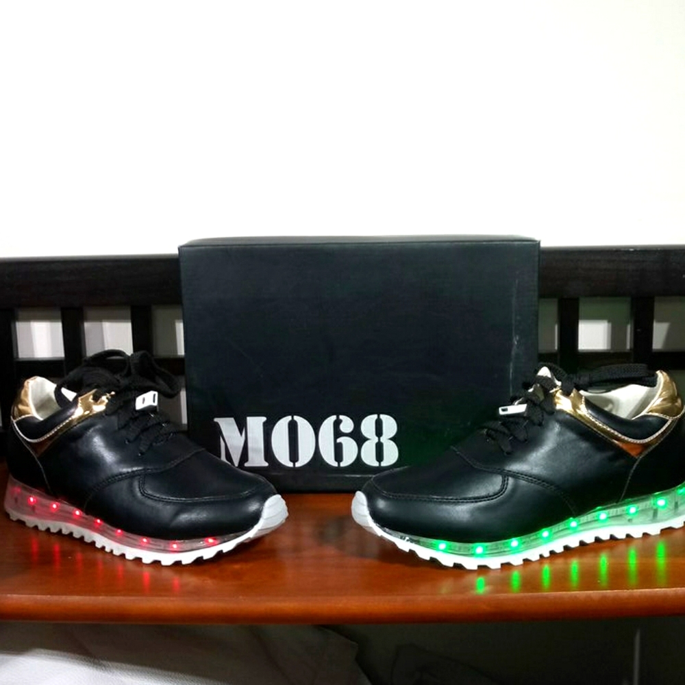 M068 Colossal Sneakers